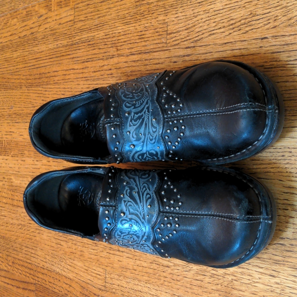 Black Ariat Clogs